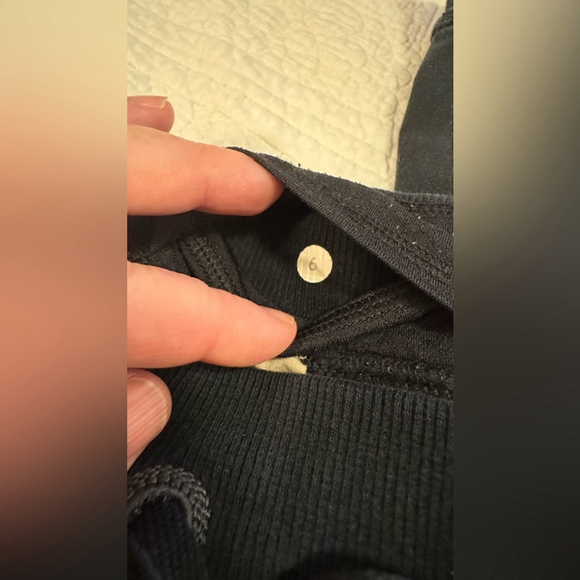 LULULEMON RARE old school capri sweatpants - Picture 4 of 7